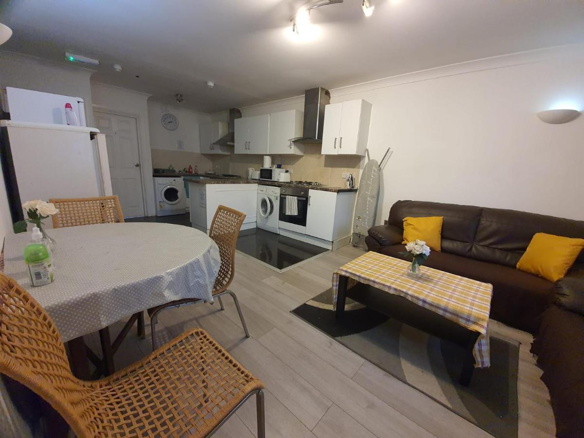 Eastwood Rooms Goodmayes Εξωτερικό φωτογραφία