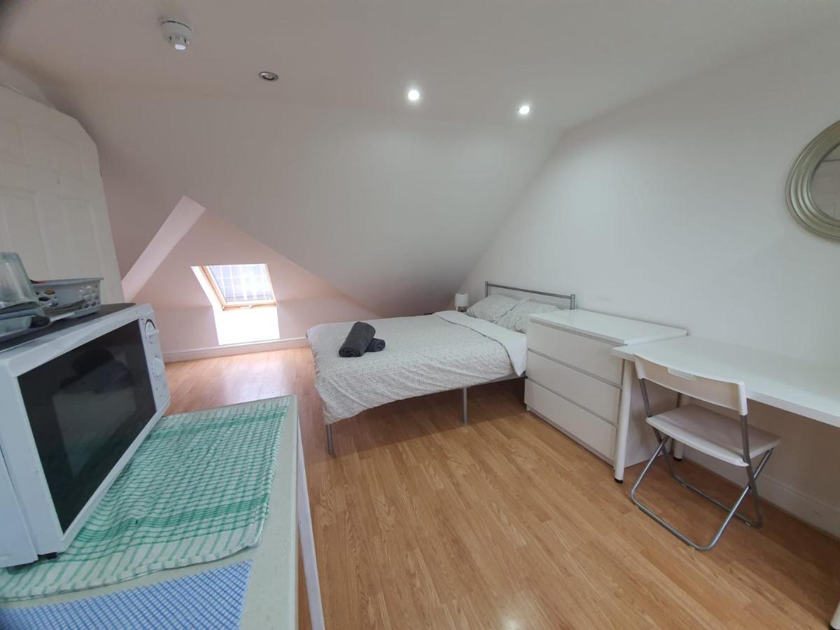 Eastwood Rooms Goodmayes Εξωτερικό φωτογραφία
