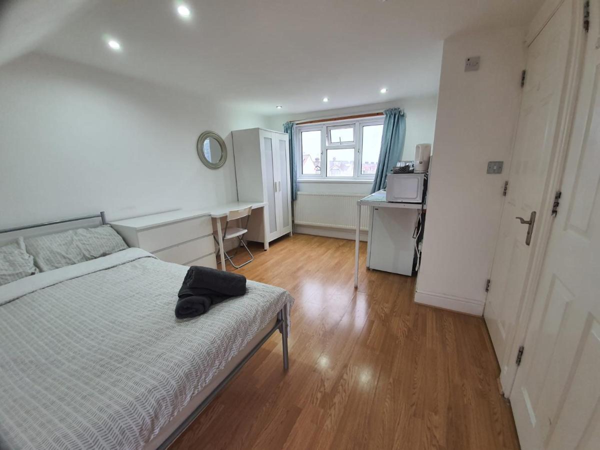 Eastwood Rooms Goodmayes Εξωτερικό φωτογραφία