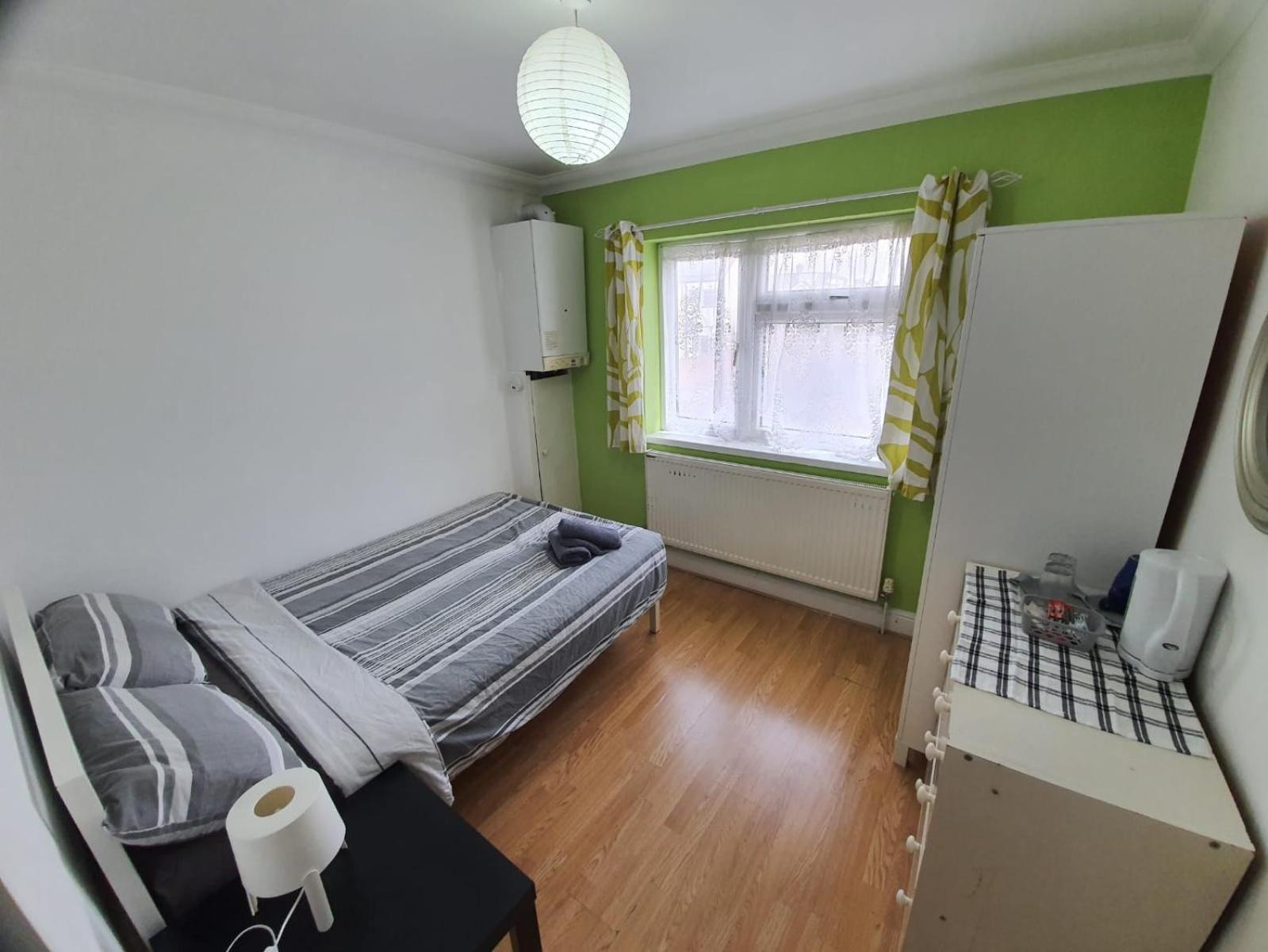 Eastwood Rooms Goodmayes Εξωτερικό φωτογραφία